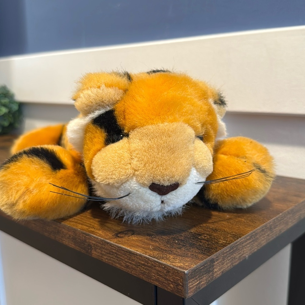 Vintage PreferredPlush Plush Tiger Vintage laying down Stuffed Animal